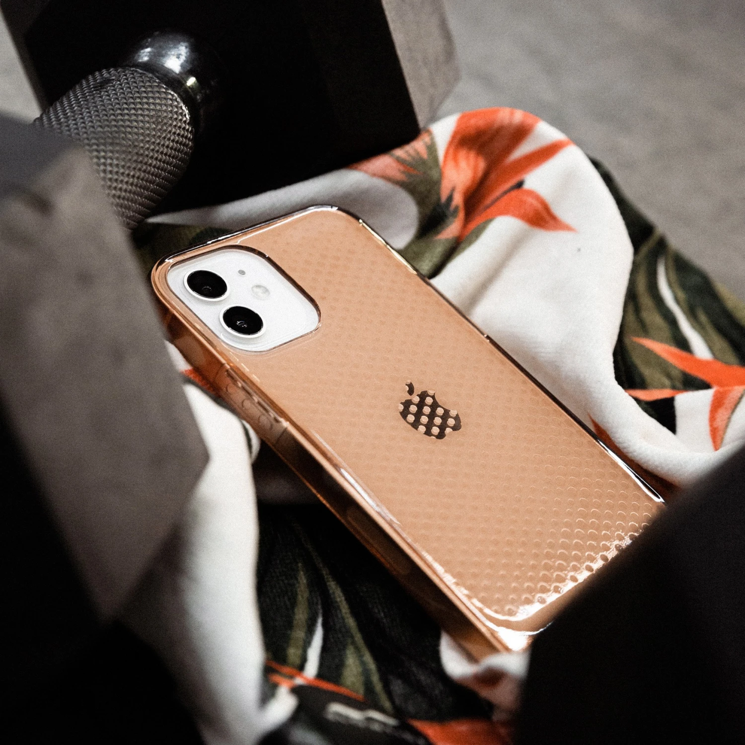 IPhone 12/12 Pro UAG Orange Lucent Case 7 IPhone 12/12 Pro UAG Orange Lucent Case - Image 7