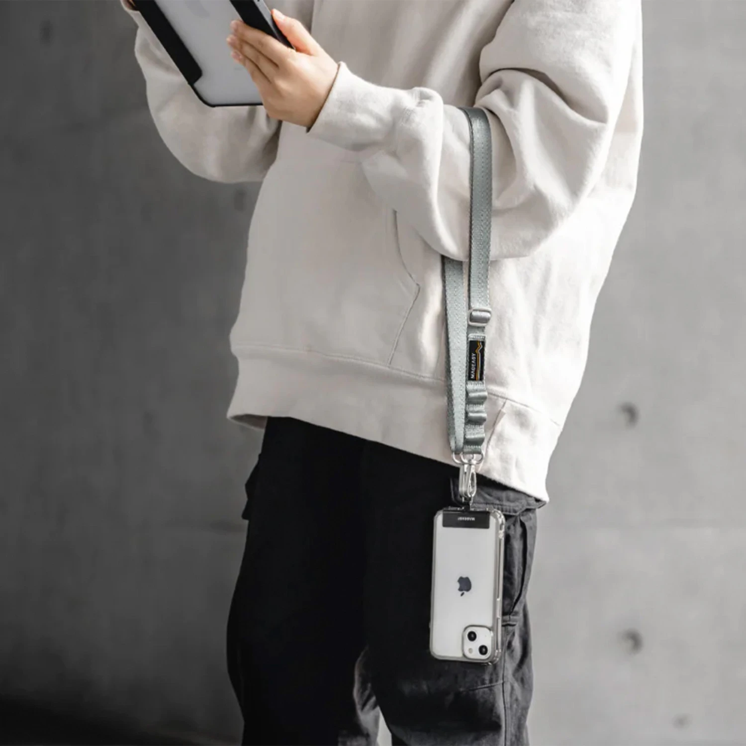 Universal MAGEASY 20mm Adjustable Strap Phone Lanyard - Misty Blue 2 Universal MAGEASY 20mm Adjustable Strap Phone Lanyard - Misty Blue - Image 2