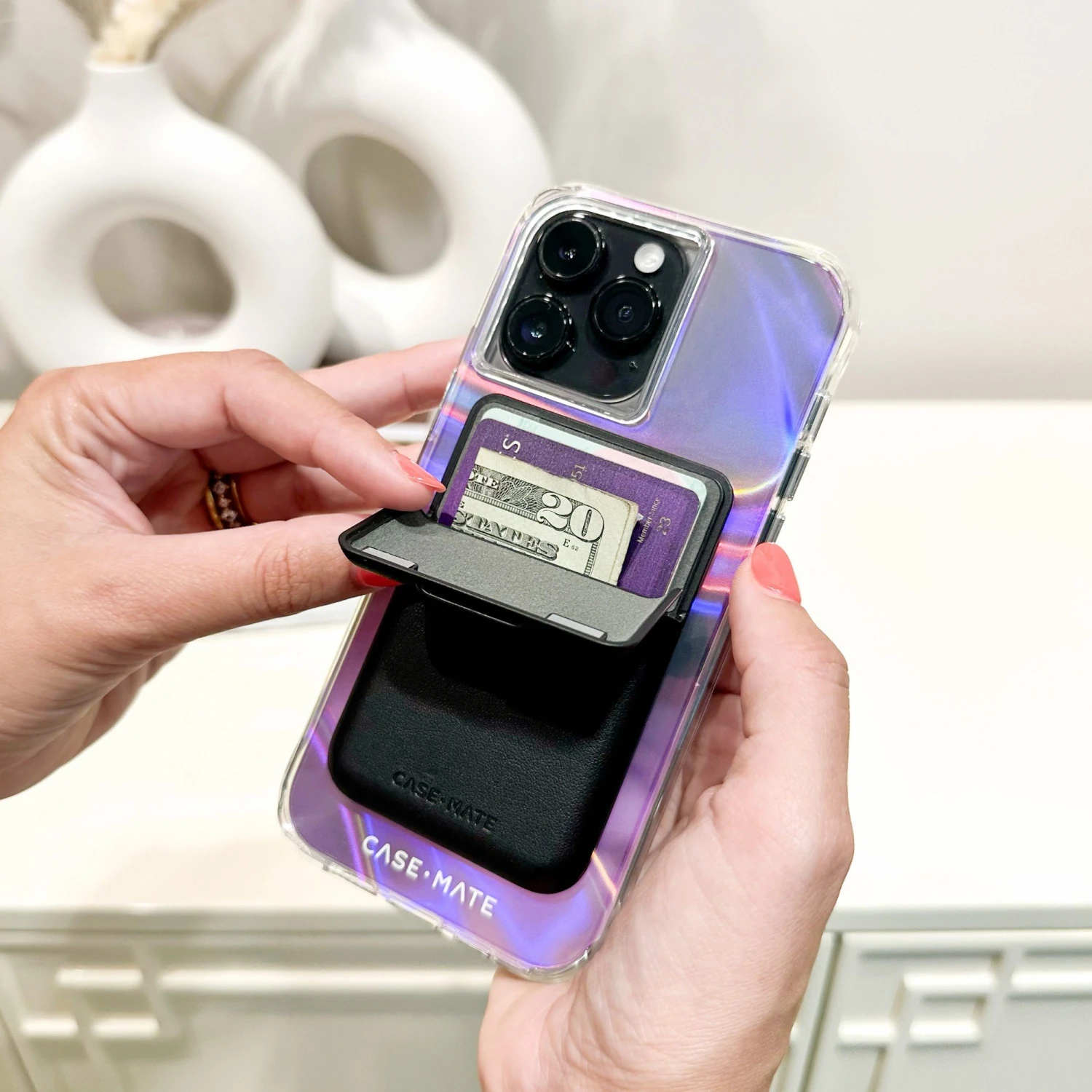 Universal Case-Mate Magnetic Flip MagSafe Wallet - Black Leather 4 Universal Case-Mate Magnetic Flip MagSafe Wallet - Black Leather - Image 4